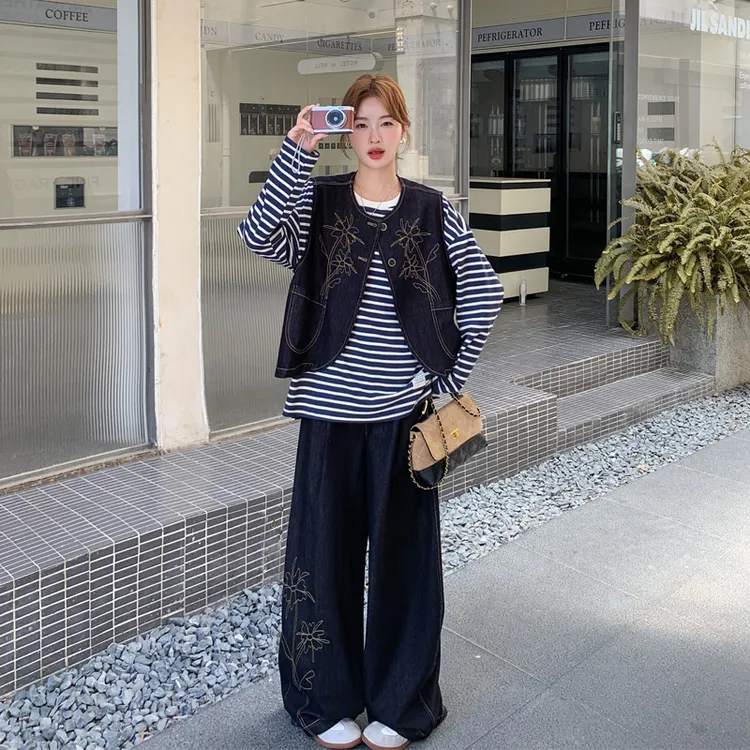 老钱风松弛感牛仔套装2025春秋新款绣花马甲条纹T恤阔腿裤三件套
