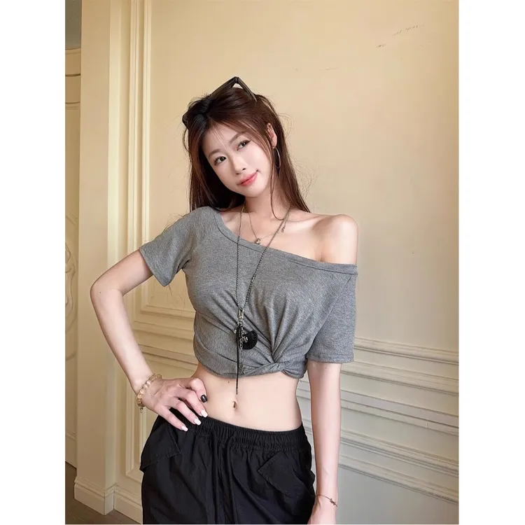 辣妹白色露肩短袖T恤女秋季扭结修身设计感小众显瘦短款露脐上衣