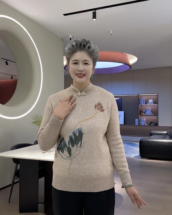 中老年女装半开领宽松型新中式中老年秋冬小衫纽扣