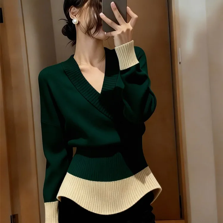 法式复古风撞色V领长袖针织衫女冬季新款高级感收腰显瘦套头上衣
