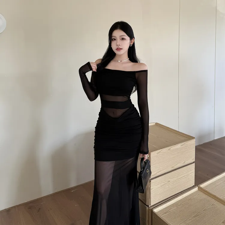 性感辣妹网纱拼接长袖连衣裙初秋气质修身一字肩褶皱收腰包臀长裙