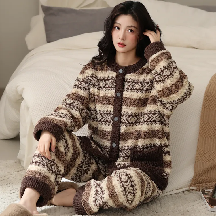 睡衣女秋冬款冬季珊瑚绒家居服法兰绒加厚款冬天大码加绒保暖套装