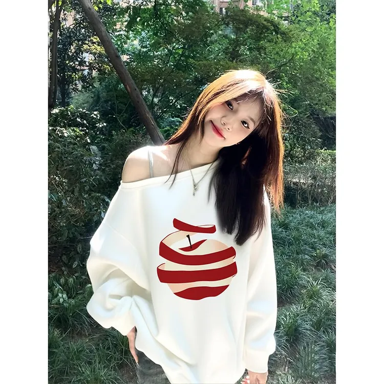 纯棉chic苹果印花斜肩卫衣女春秋设计宽松百搭一字肩白色学生上衣