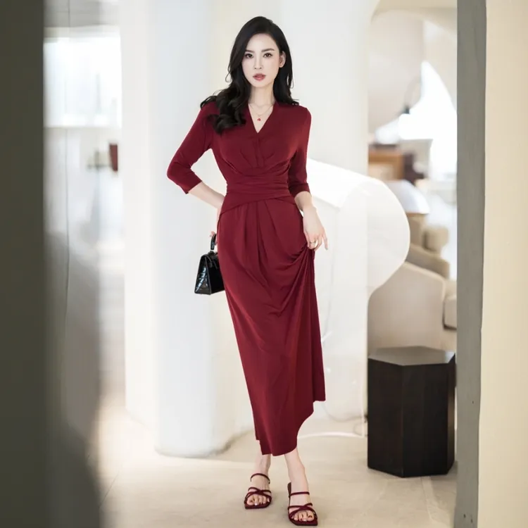 裹身裙夏高级感纯色百搭气质收腰酒红色轻奢礼服连衣裙