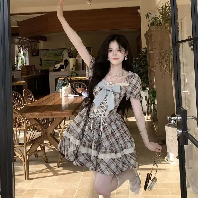 大码女装法式复古学院风方领泡泡袖连衣裙夏甜美蝴蝶结格纹公主裙