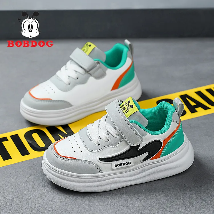 巴布豆儿童滑板鞋男童运动鞋春新款百搭休闲皮面防水低帮男孩鞋子