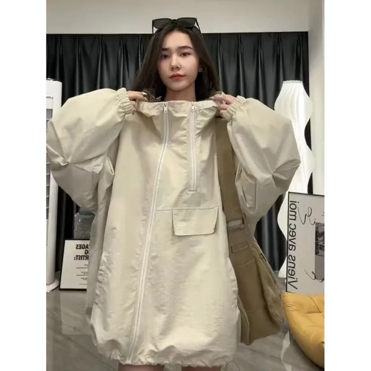 欧货冲锋衣外套女2025春秋宽松设计感小个子户外连帽夹克上衣休闲