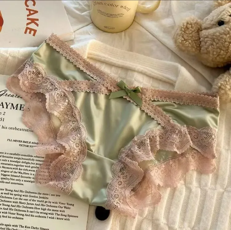 【高品质】纯欲蕾丝少女内裤女款薄款透气棉裆提臀收腹低腰三角短裤
