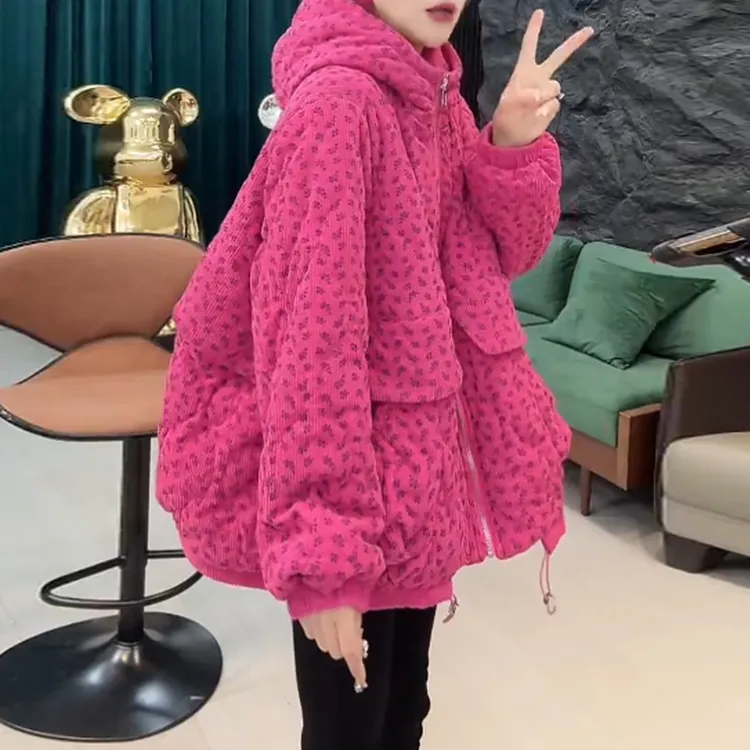 2025冬季韩系保暖设计感小众洋气显瘦衣服时尚潮流高级感棉服女