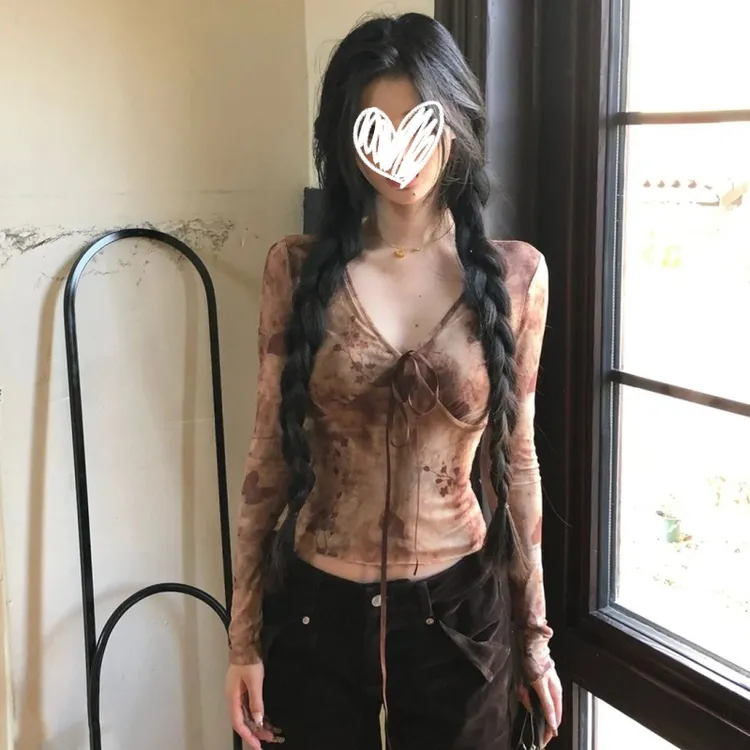 2025年秋季新款V领晕染领口系带交叉拼接褶皱长袖网纱显瘦女上衣