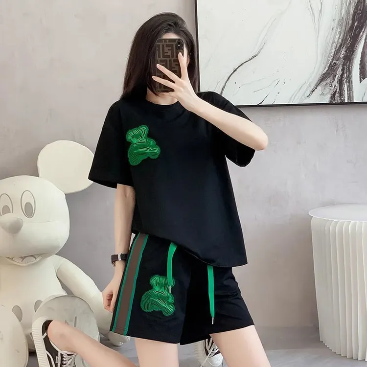 明星同款绣花服女夏装短裤套装薄款短袖上衣显瘦休闲减龄潮款