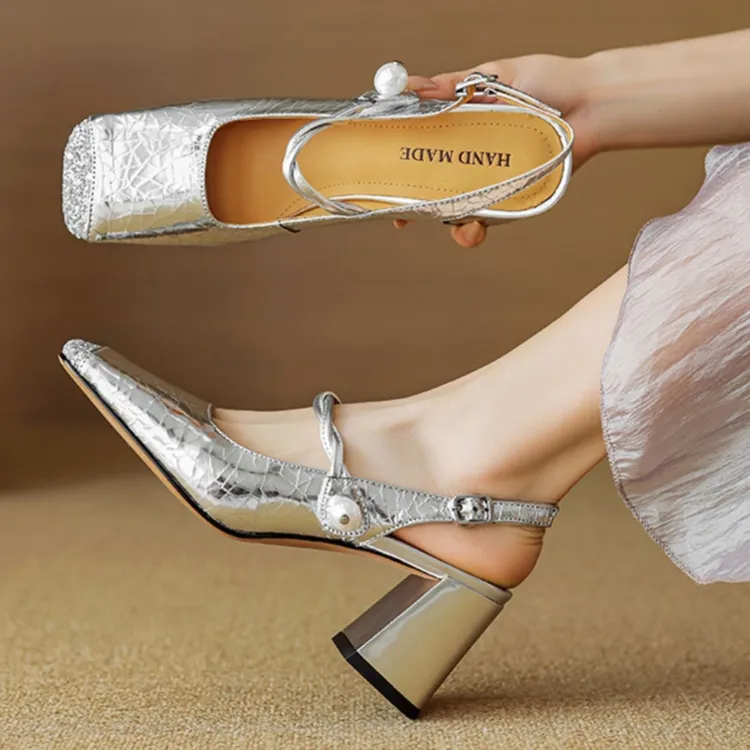 UHCK粗跟包头凉鞋女2025春夏季银色方头一字带高跟鞋前包后空玛丽