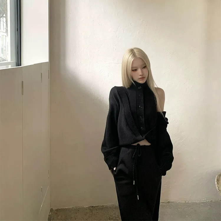 2025秋冬新款ins小众设计感气质排扣针织衫上衣女+显瘦阔腿裤长裤