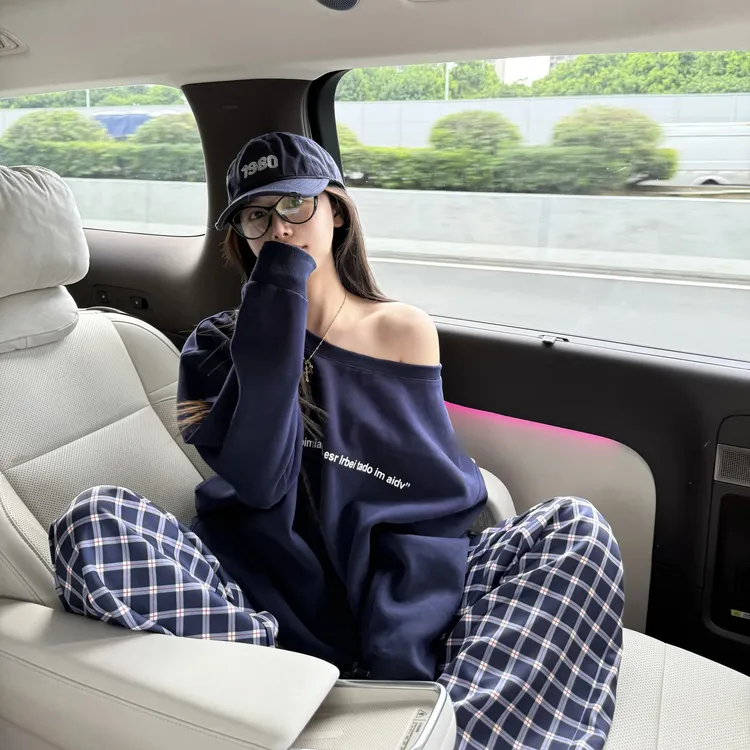 美式复古一字斜肩卫衣女2025春秋季新款宽松百搭慵懒风露肩上衣女