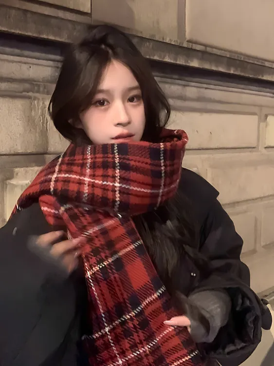 韩系围巾女秋冬2025新款圣诞氛围感红色保暖百搭高级感格子围脖潮