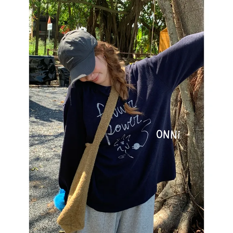 ONNI花朵印花字母复古长袖T恤女洋气宽松圆领时尚早秋上衣潮#1010