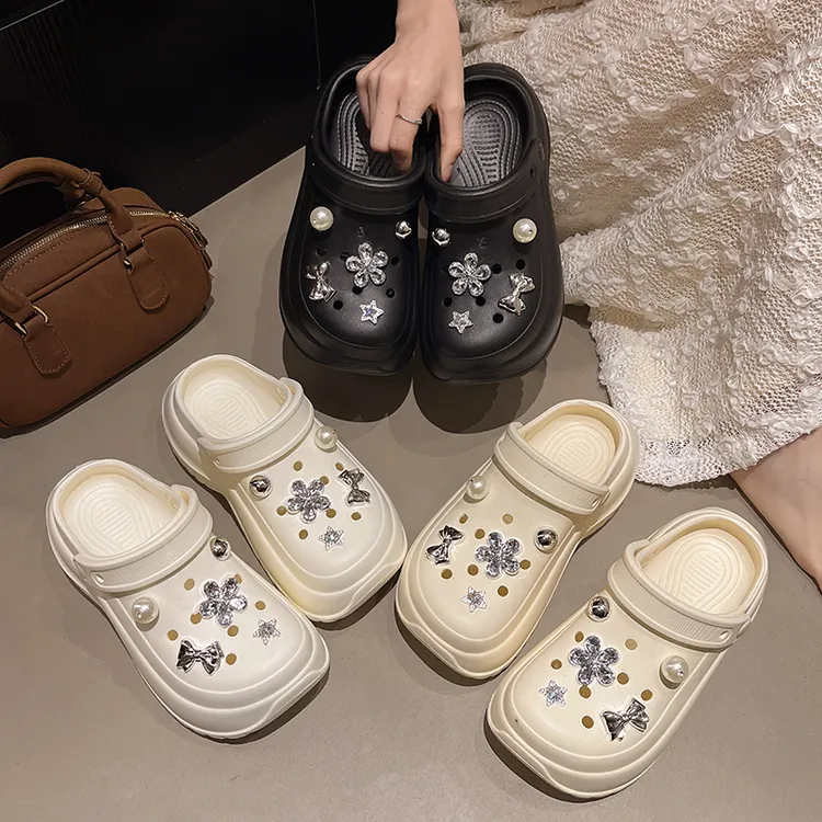 洞门永存~网红同款花瓣水钻厚底包头休闲凉鞋女2025拖鞋洞洞鞋潮