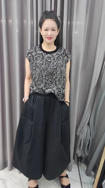 (郑州银基)2025夏季新款时尚圆领印花减龄气质两件套无袖百搭套裤