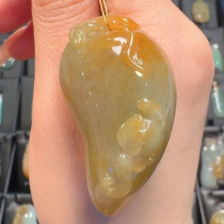 缅甸天然翡翠 A货黄翡福瓜吊坠（福挂身边之意）