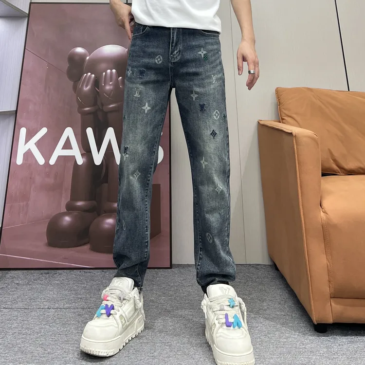 早秋新款水洗复古牛仔蓝潮流印花高品质刺绣痞帅休闲百搭男牛仔裤