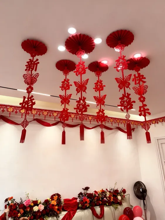 婚房顶部装饰喜字拉花结婚男女方卧室天花板结婚挂饰房顶套装