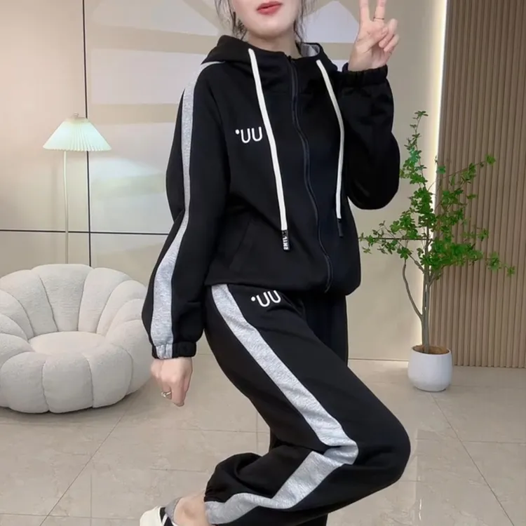 新款时尚线条刺绣连帽外套套装