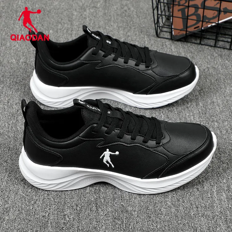 乔丹减震软底跑步鞋防水透气男秋冬防水跑鞋男士轻便黑色休闲男鞋