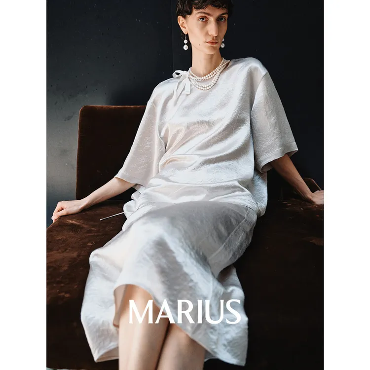 MARIUS“千金套”%重磅醋酸褶皱肌理宽松落肩上衣后开衩简约夏装