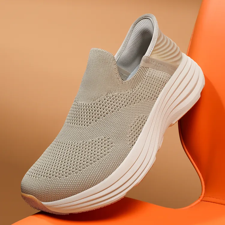 一脚蹬宽头健步鞋男宽松楦宽脚老人不累脚轻便耐磨防滑休闲运动鞋