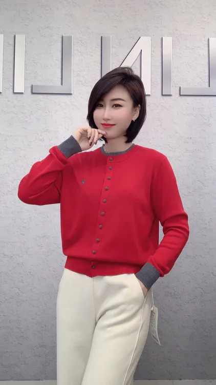 时尚减龄显瘦拼色设计包扣开衫针织上衣