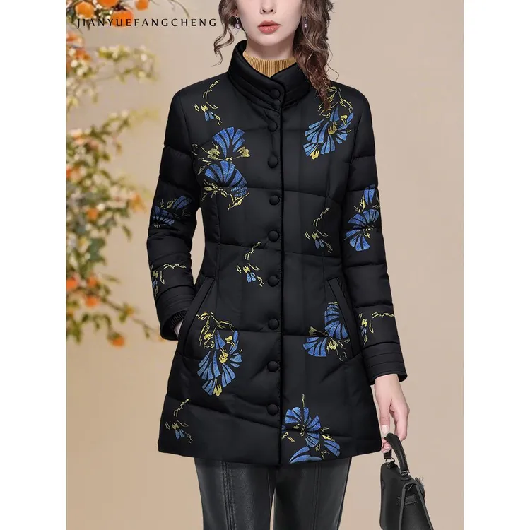 YIHUI伊卉A欧洲站高级感刺绣立领白鸭绒羽绒服外套女中长WJ257709