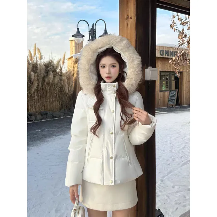 QDQD白鸭绒收腰显瘦羽绒服加厚保暖可拆卸毛领白色连帽外套女冬季