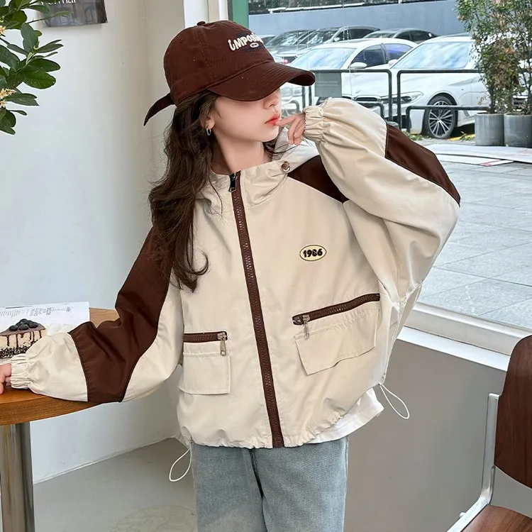 女童冲锋衣外套春秋款2025新款中大童儿童女孩时髦夹克秋装上衣潮