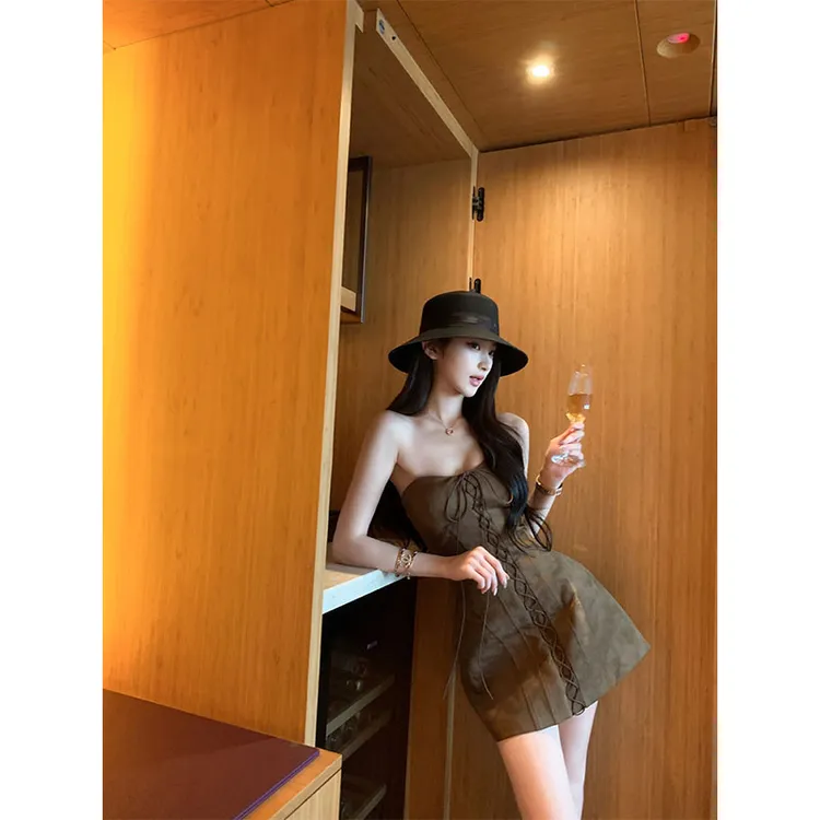 2025秋冬季新款巨好看复古抹胸连衣裙防麂皮绒高级设计感绑带短裙