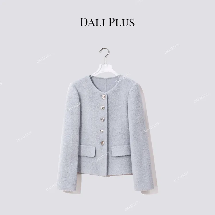 DALI PLUS'’苏力羊驼毛+羊毛”独特异型扣双面呢外套-D5MM2511