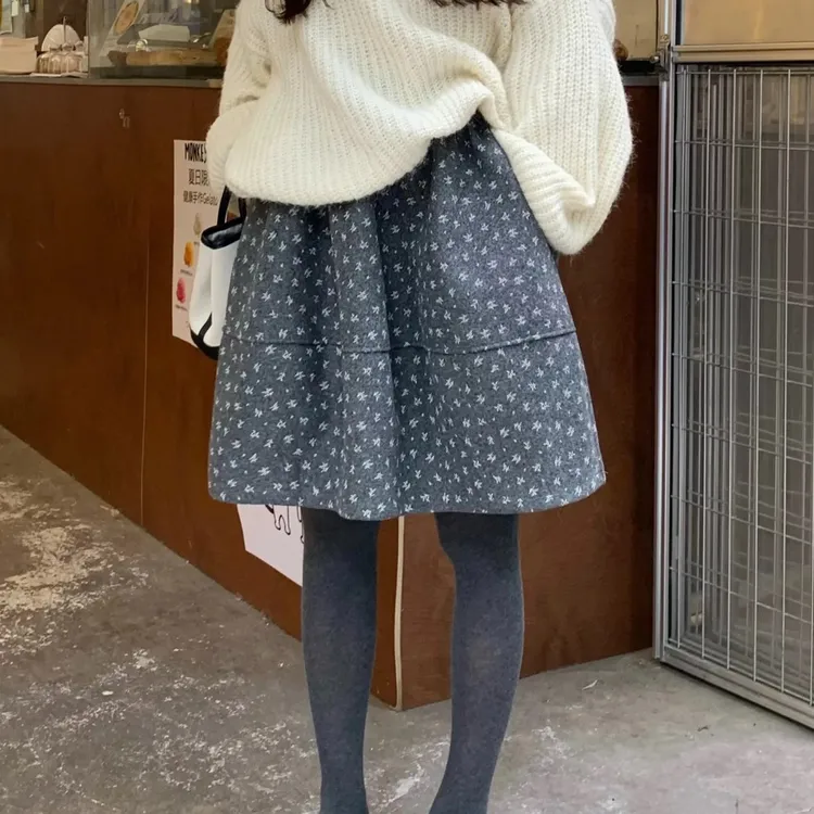2025韩系碎花毛呢半身裙女冬季高腰显瘦花苞a字中长款百搭气质裙
