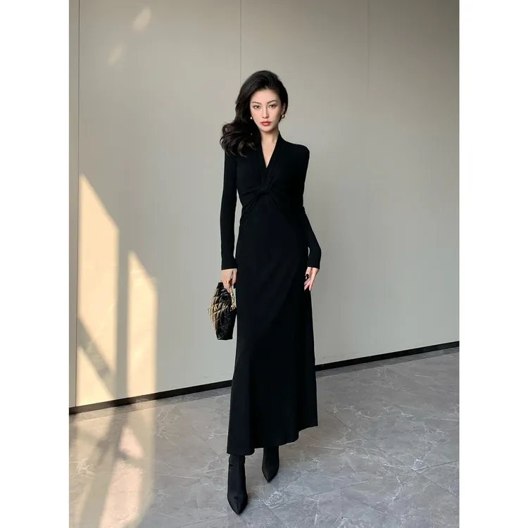 JIJINQI时尚气质修身针织长袖设计师黑色长款连衣裙女JC11LZPT705