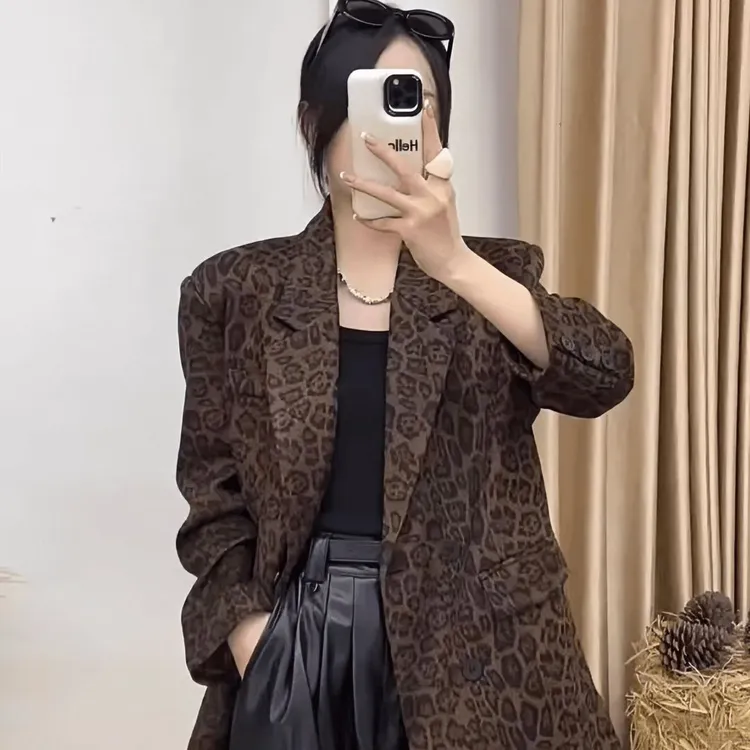 高级感豹纹西装外套女中长款秋冬新款赫本风长袖时尚休闲西服上衣