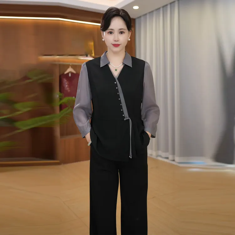 妈妈装秋季新款时尚小衫套装中老年女显瘦气质上衣两件套