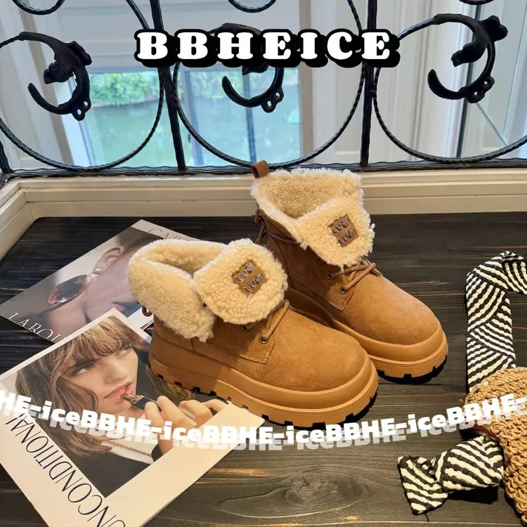 冬季休闲保暖时尚防滑雪地靴厚底耐磨棉鞋女士加绒加厚真皮靴子女