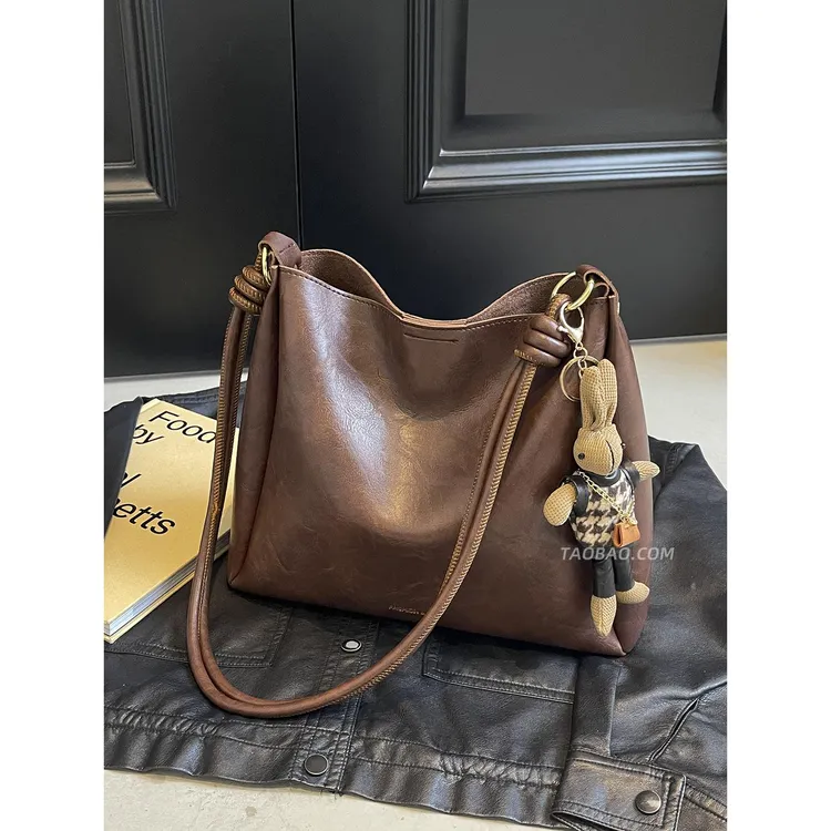 时尚复古大容量包包2025秋冬新款女式单肩斜挎包高级感通勤托特包