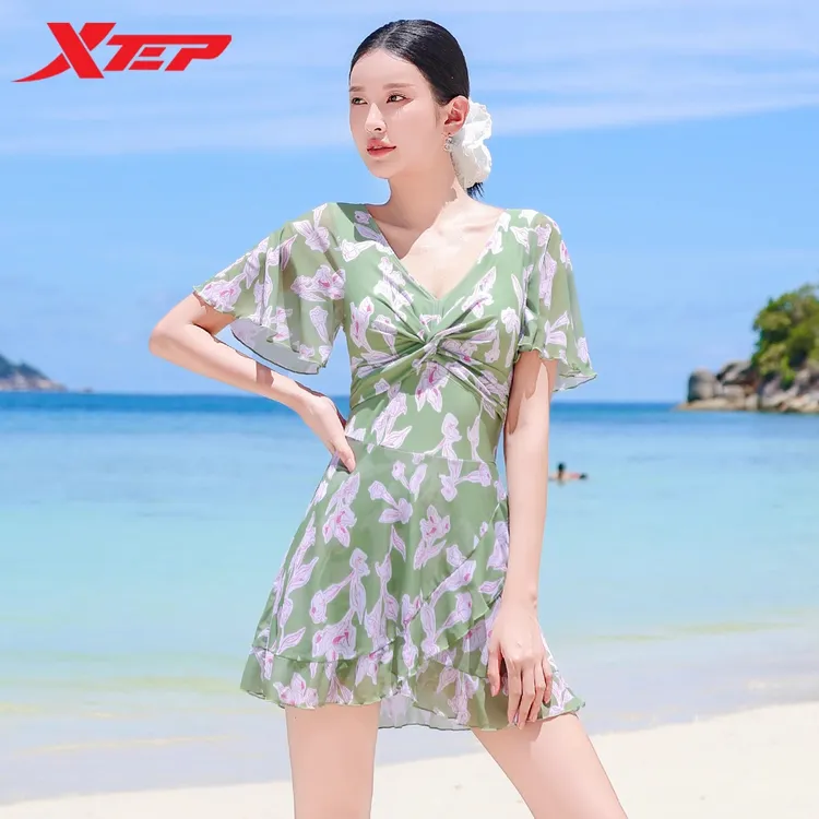 特步连体泳衣女2025年新款保守显瘦女孩遮肚小胸聚拢度假海边泳装