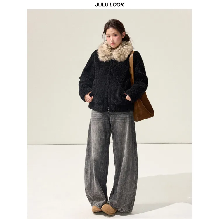 巨鹿工作室“挪威森屿”微胖mm颗粒绒毛领外套/条纹t长裤大码套装