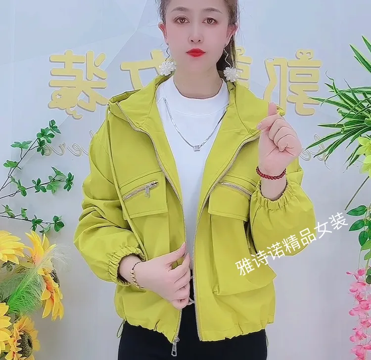 2025新款休闲连帽冲锋衣女宽松韩版上衣个性夹克时尚外套短款风衣