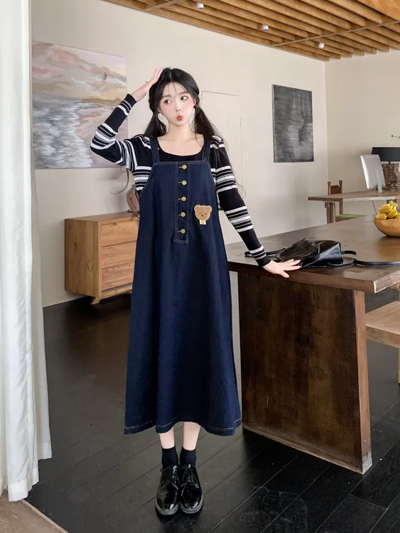 潮流时尚大码女装春秋款韩版甜美小熊绣花牛仔背带裙+打底衫套装