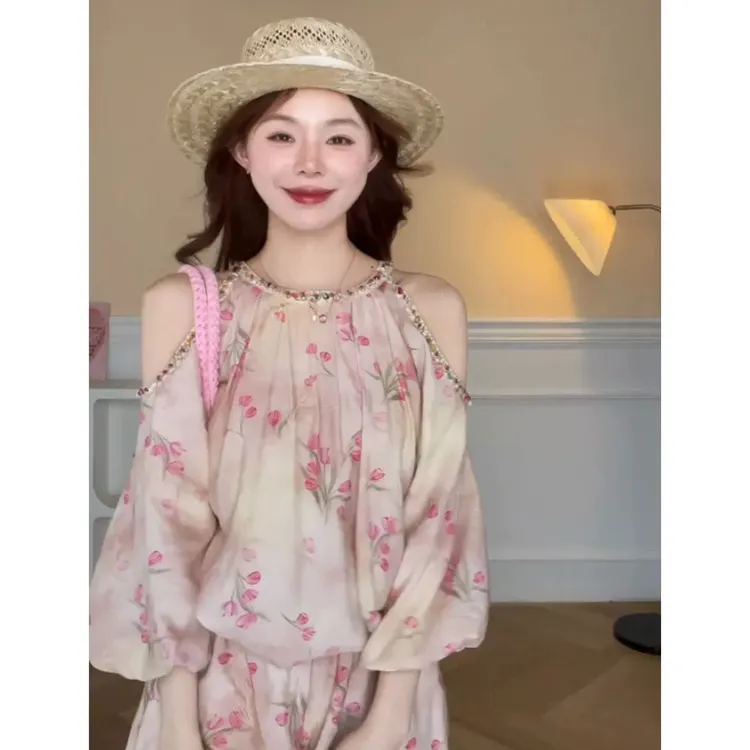 法式度假风甜美粉色套装女夏季2025年新品露肩设计衬衫短裤两件套