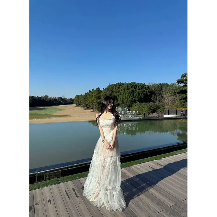 2026春季新款度假风仙女蕾丝拼接重工连衣裙精致女神范显瘦气质裙