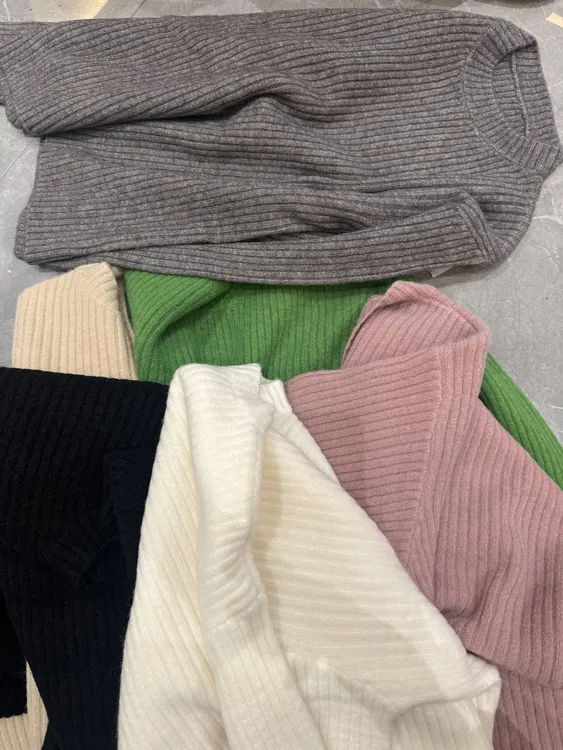 【米米服饰】2025秋冬“羊毛+棉纶”圆领宽松圆领毛针织衫 2502-408