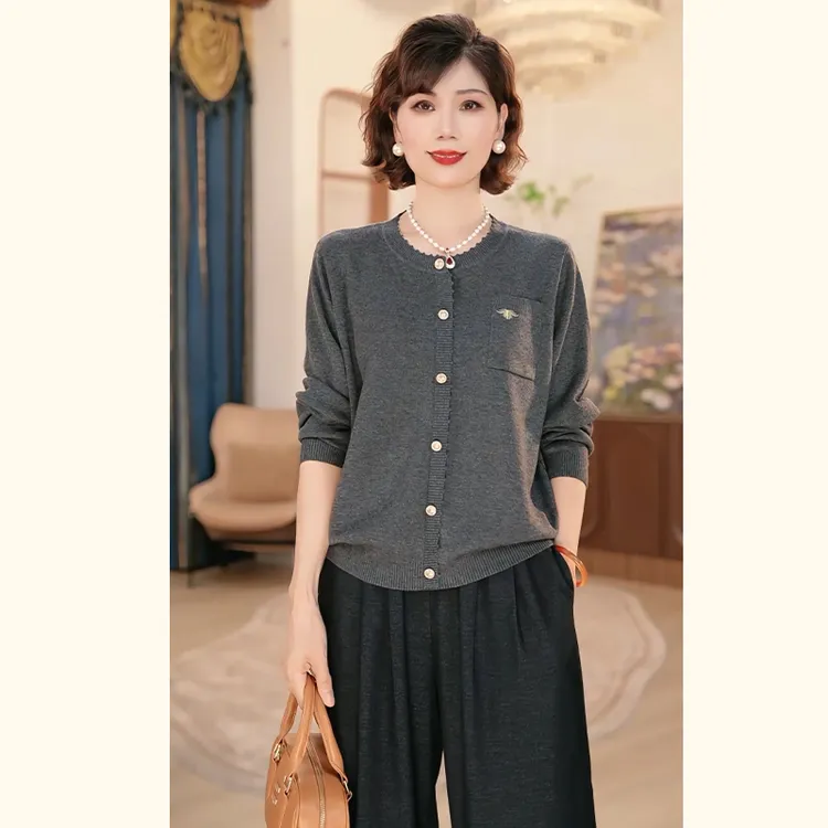 【秋】年轻妈妈秋时尚洋气2025新款洋气中老年针织上衣服套装