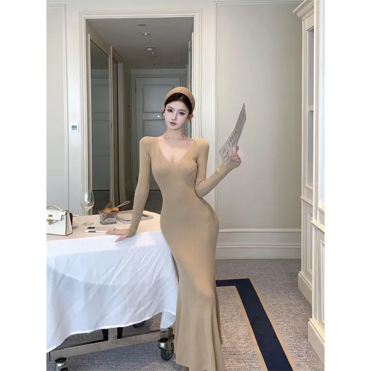 名媛御姐风V领修身针织连衣裙女秋冬性感紧身长袖包臀鱼尾长裙子